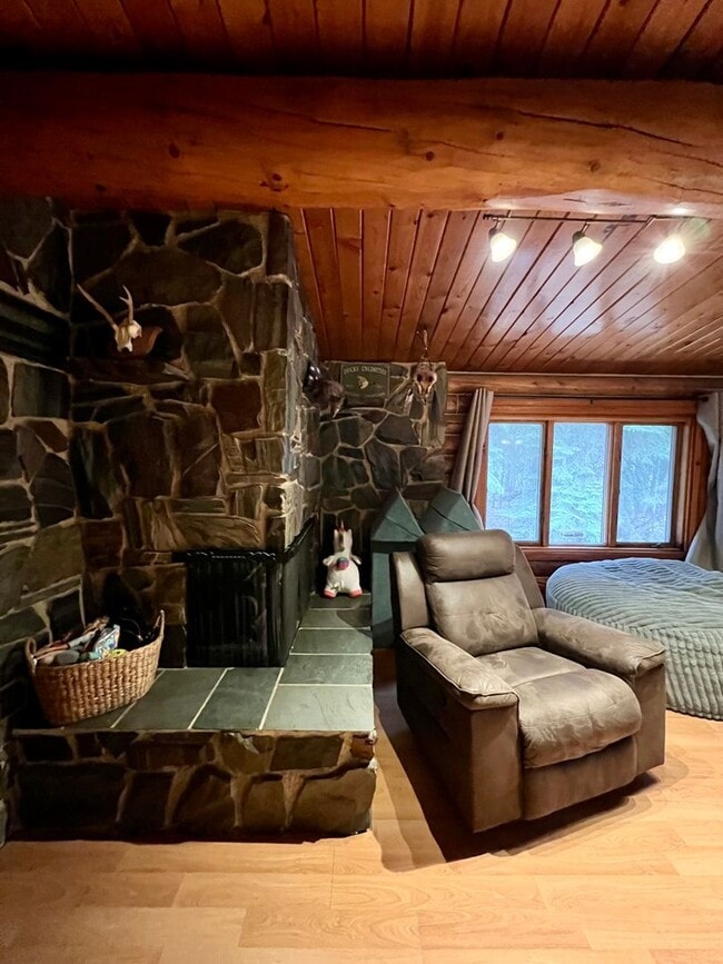 Building Photo - Charming 3-Bedroom Home in North Pole, AK ...