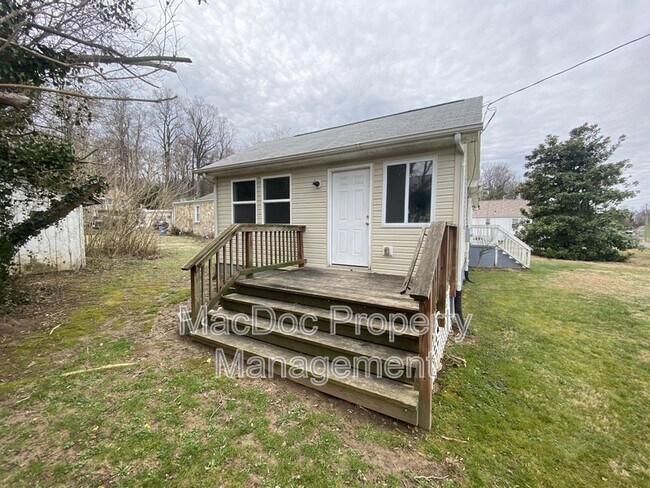 Building Photo - 5472 Riverview Dr