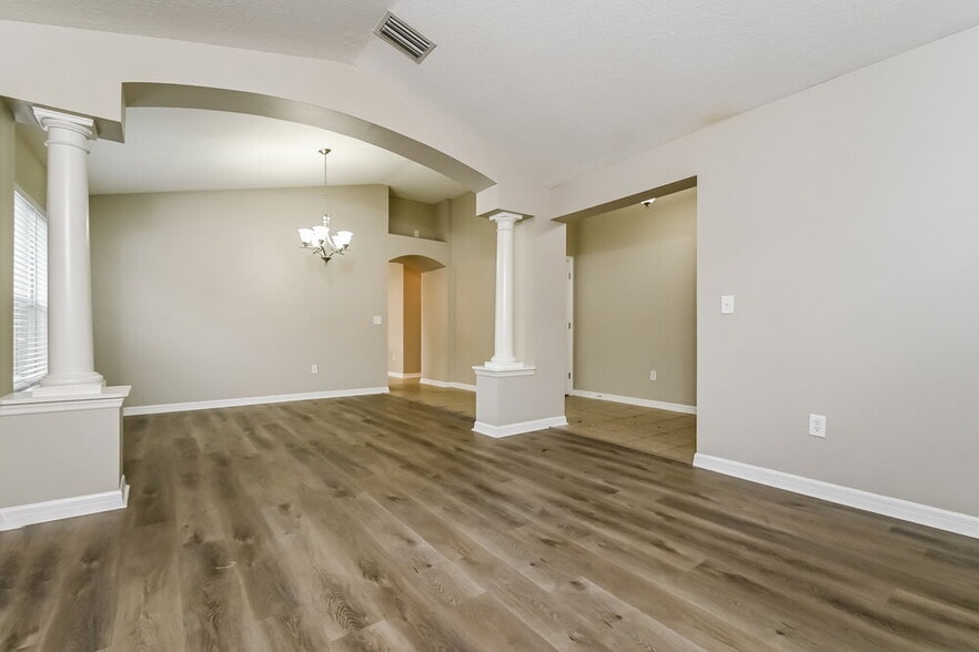 Building Photo - 315 Delwood Breck St