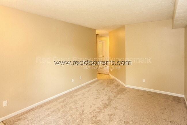 Building Photo - 4230 Carson Ln