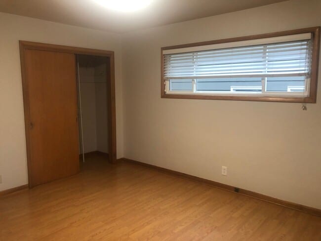 Building Photo - Stylish 4 bedroom 1.5 bath in SE Salem