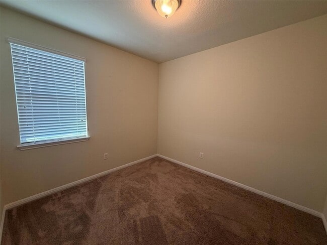Building Photo - 1001 Zodiac Ln