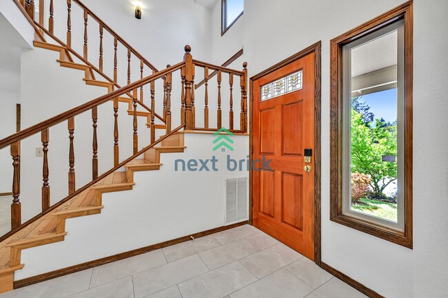 Building Photo - 4 BED & 2.5 BATH SINGLE FAMILY HOUSE FOR RENT