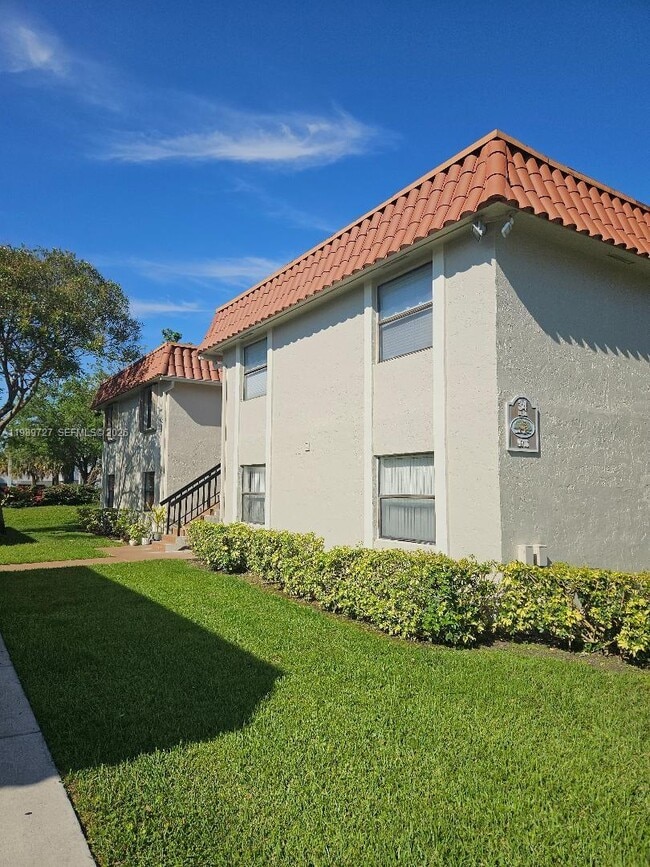 Building Photo - 9716 Hammocks Blvd