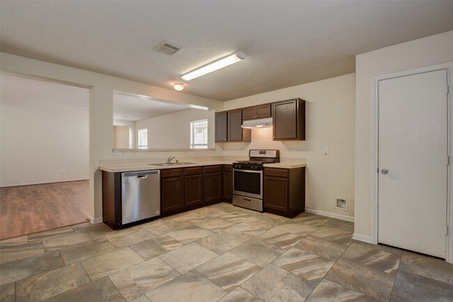 Building Photo - 18742 Westgate Park Dr