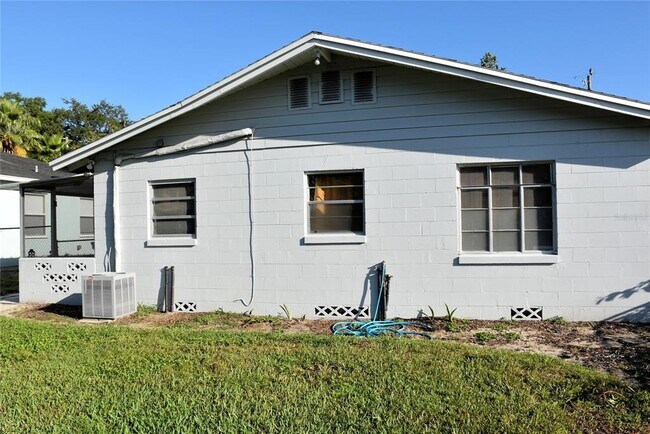 Building Photo - 263 Blossom Ln