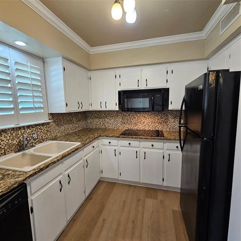 Building Photo - 6033 Sandhurst Ln