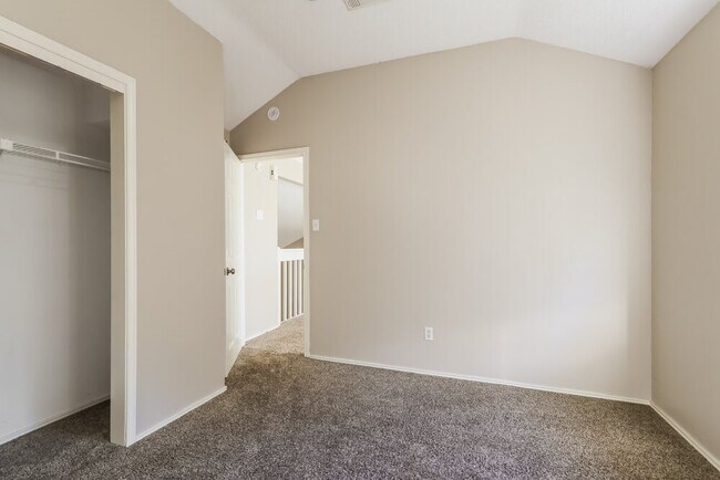 Building Photo - 17103 Spruce Run Dr