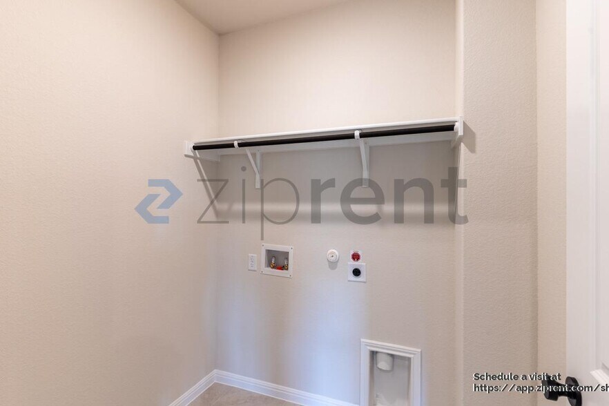 Building Photo - 214 Lake Shore Dr