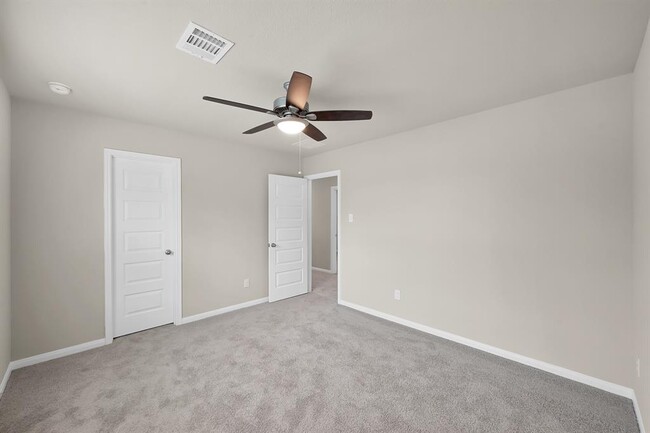 Building Photo - 3346 Torrey Pines Dr