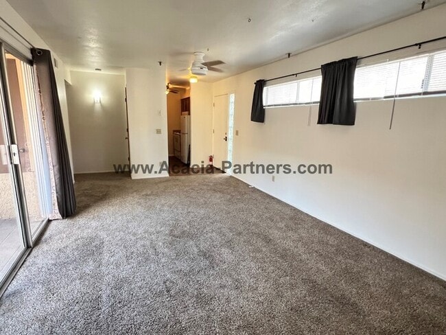 Building Photo - One Bedroom Condo