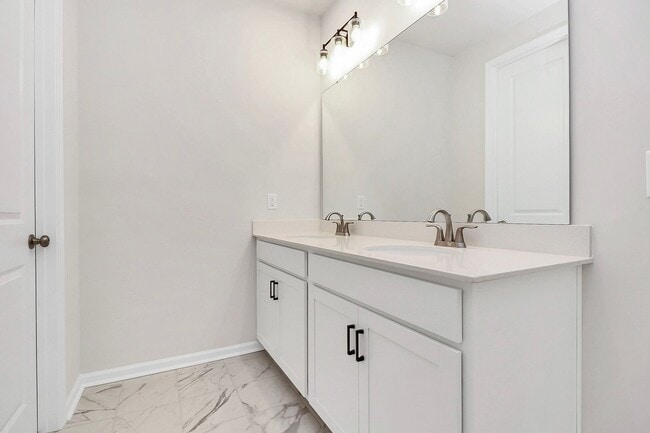 Building Photo - 5855 Executive Center Dr