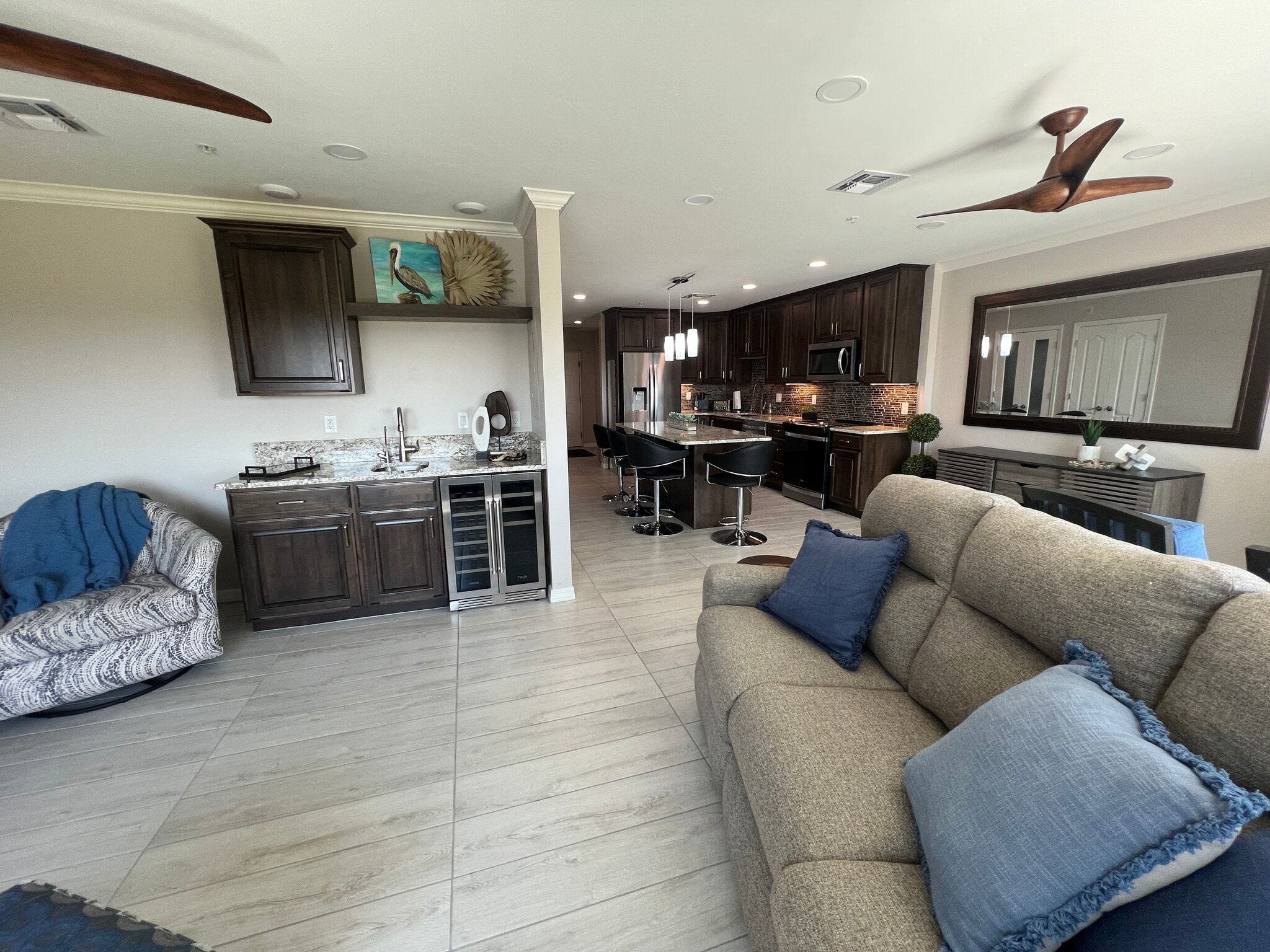 wine cooler & sink - 777 Harrah Way