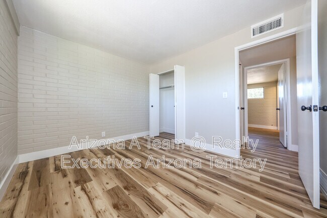 Building Photo - 7957 E 19th Pl