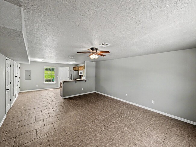 Building Photo - 703 W Garland St