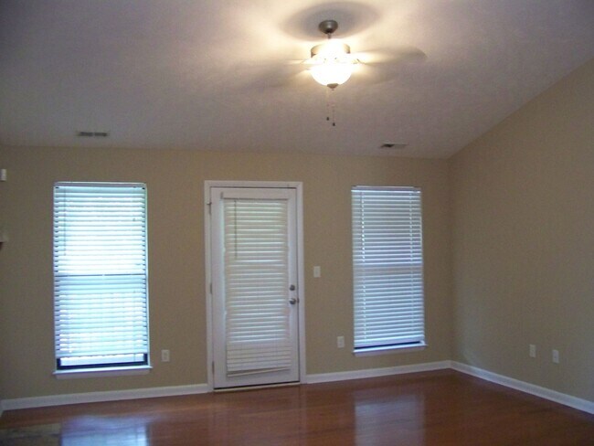 Building Photo - BRIARCLIFF