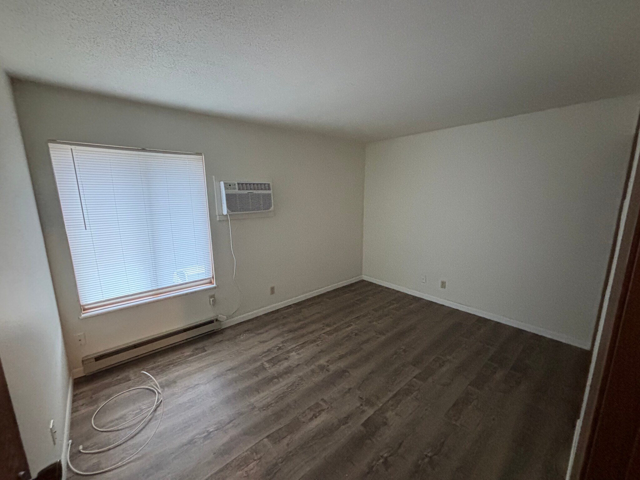 Building Photo - 934 12th Ave S