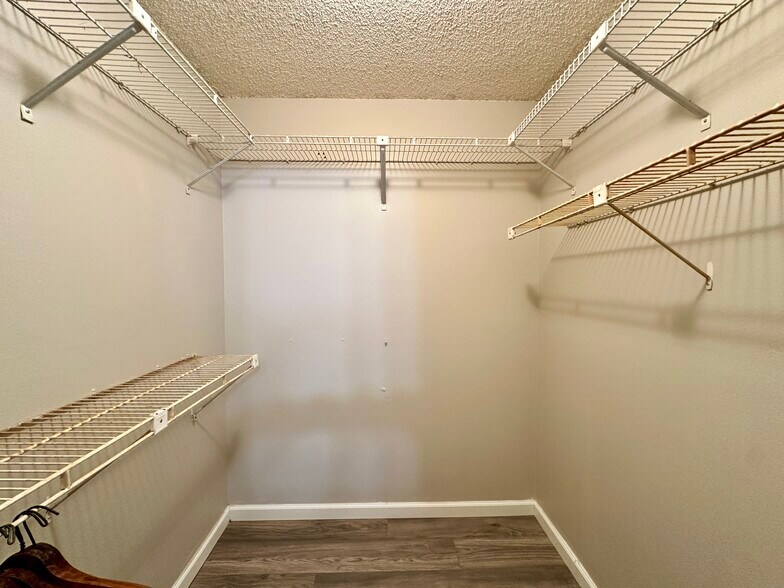 Building Photo - 6020 NW 64th Ave