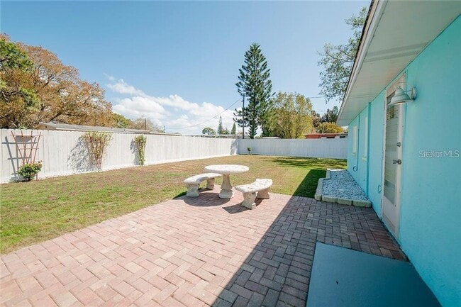 Building Photo - 495 S McCall Rd