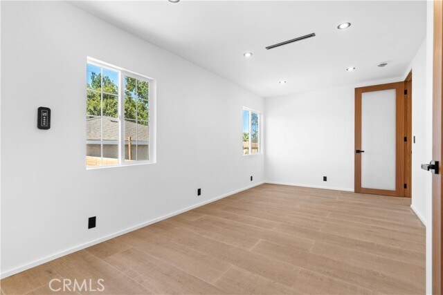 Building Photo - 536 Hampton Rd