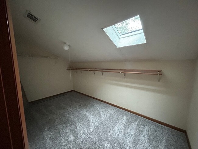 Building Photo - 2/2 In Green Leaf