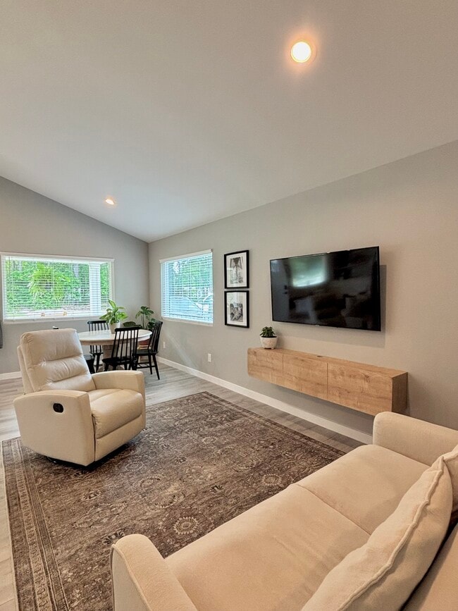 Building Photo - 150 Long Pond Loop
