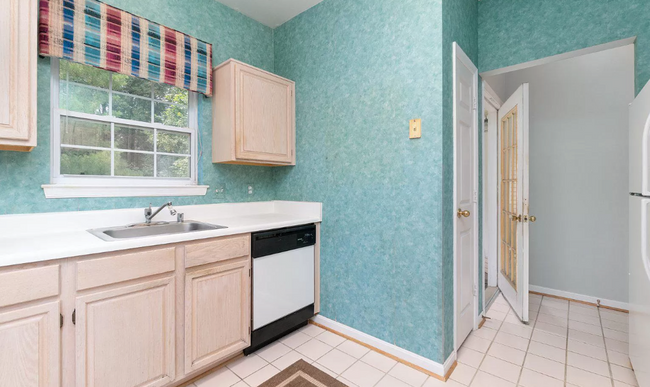 Building Photo - 2 Bedroom 2 Bath Condo Brookstone Baltimor...