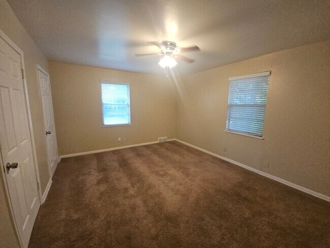 Building Photo - Cozy 2 bedroom 1 bathroom house with 1 car garage in North Richland Hills