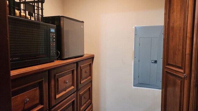 Building Photo - Fully Furnished! Charming 1BED/1BATH private space located in the desirable North Scottsdale !