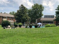 Building Photo - 515 Basswood Ave