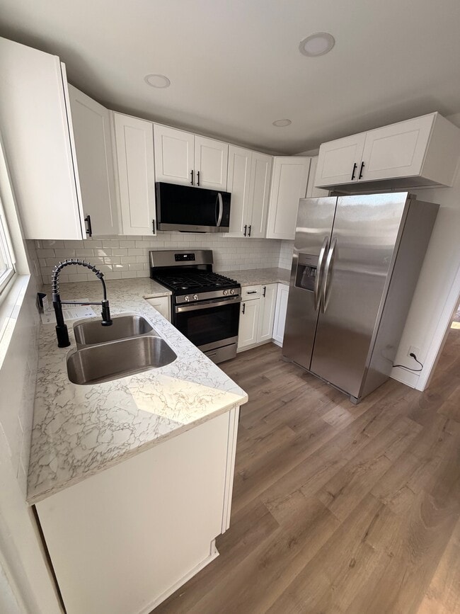 Building Photo - 310 S Claymont St