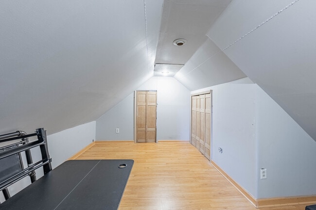 Building Photo - 5421 S Mulligan Ave