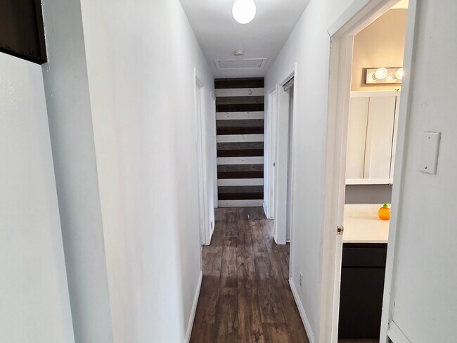 Building Photo - 1968 E 5850 S