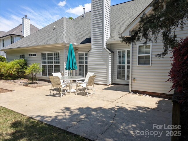 Building Photo - 187 Chandeleur Dr