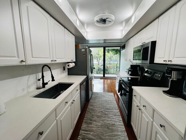 Building Photo - 1201 River Reach Dr