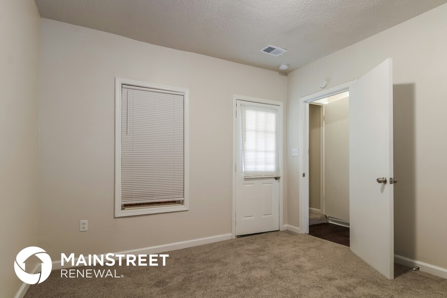 Building Photo - 4014 Stowe St