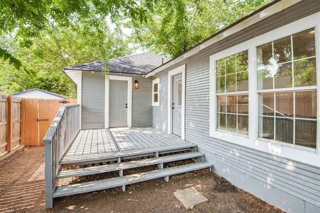 Building Photo - 1122 Newport Ave