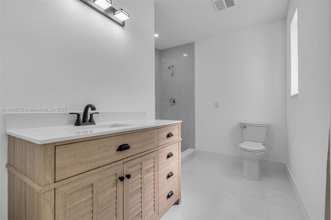 Building Photo - 7021 SW 107th St