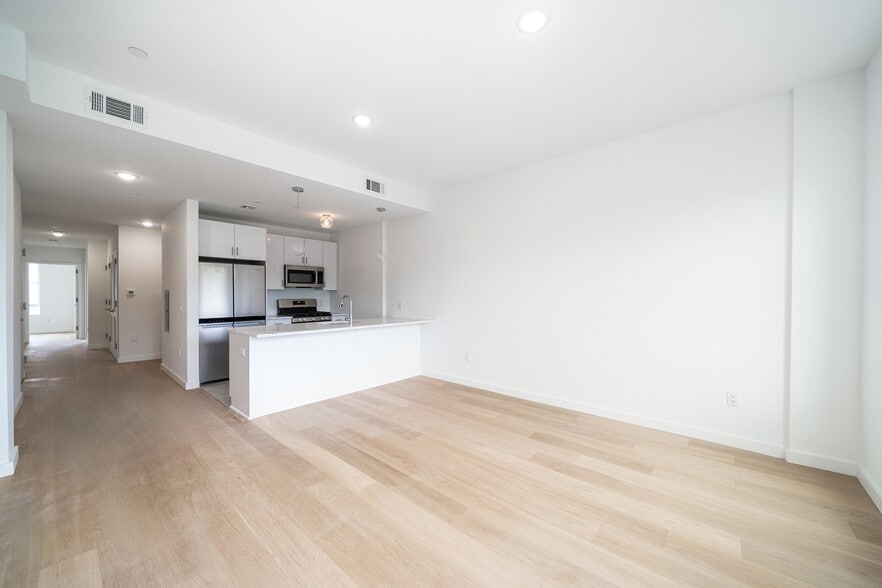 Building Photo - 417 Jackson St