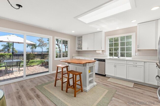 Building Photo - 339 Willowspring Dr N
