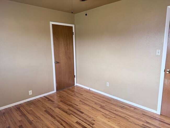 Building Photo - 1419 Prado Dr