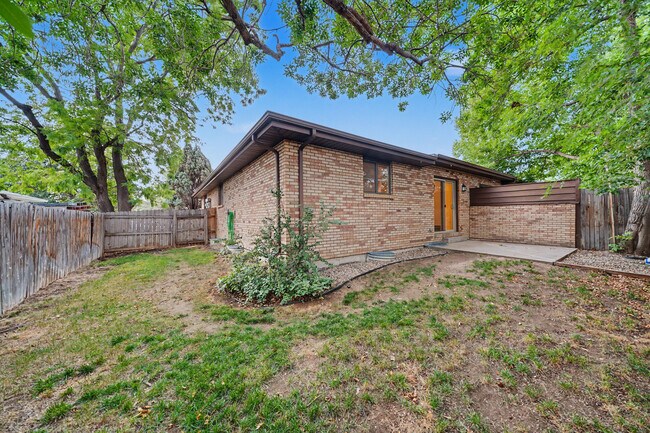 Building Photo - 811 Nyssa Dr