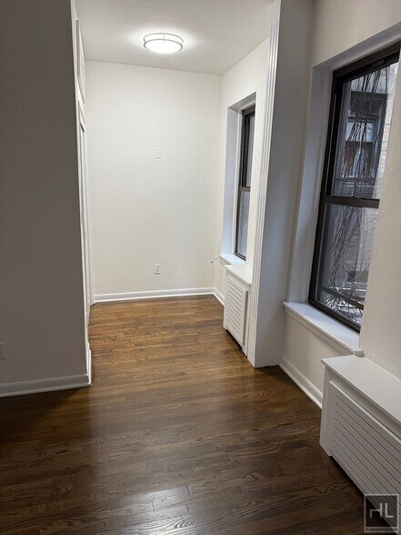 Building Photo - 3 AVENUE