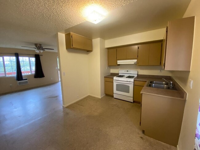 Building Photo - 15156 Elm Ct
