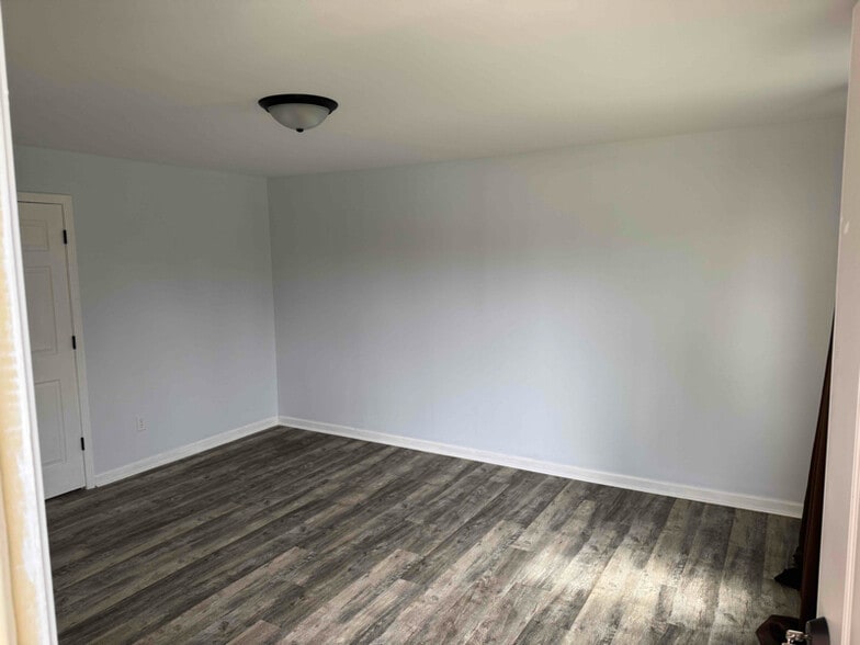 Building Photo - 5602-4 Aspen Ave