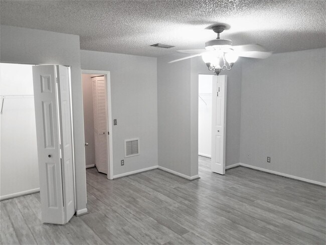 Building Photo - 3715 Savoy Ln