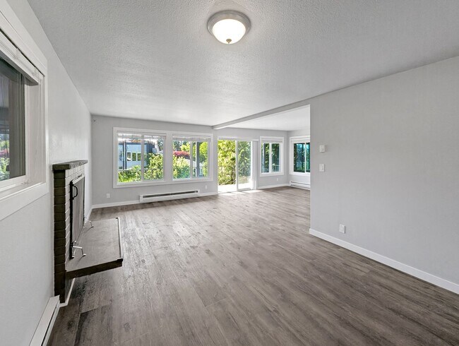 Building Photo - 5956 Fauntleroy Wy SW