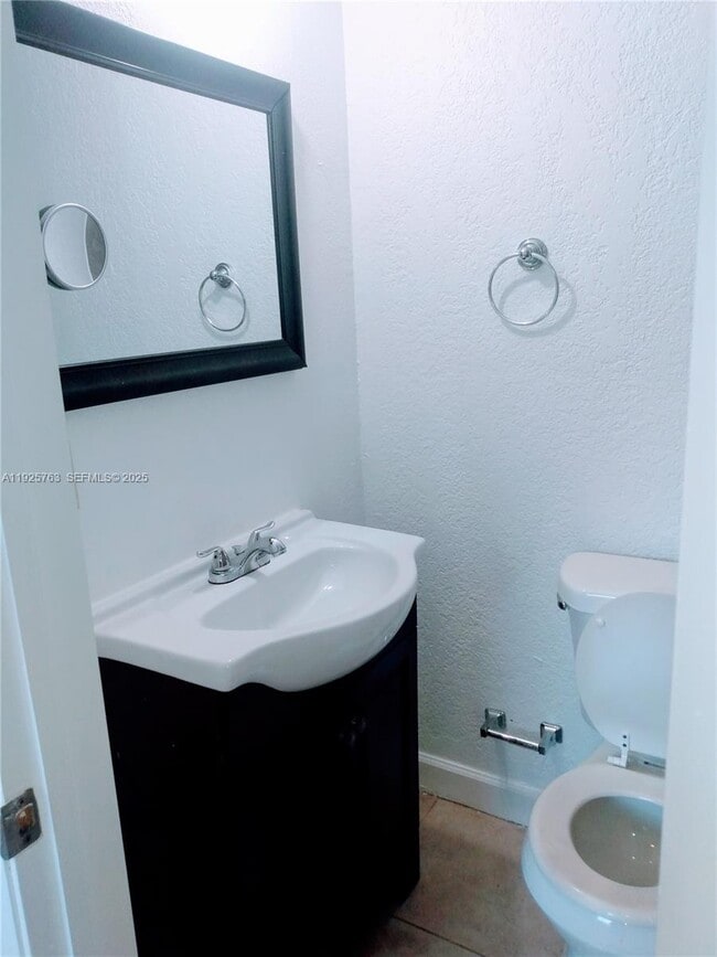 Building Photo - 980 NW 109th St