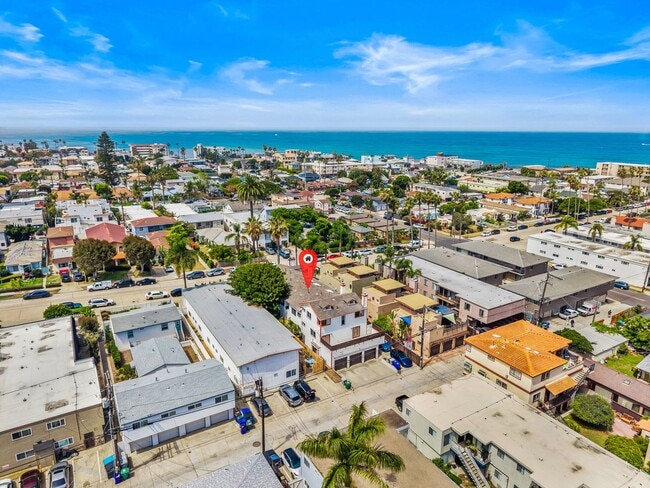 Building Photo - Spacious 3 Bed / 3 Bath Ocean Beach Townhome with Private Patio & Garage - Available NOW