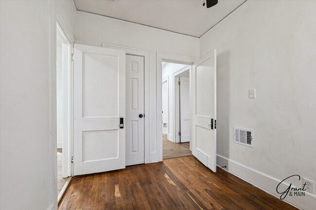 Building Photo - 1162 Virginia Park St
